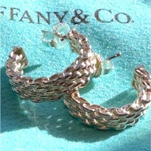 TIFFANY & CO. SOMERSET MESH HOOP EARRING 925 SS “LIKE NEW”